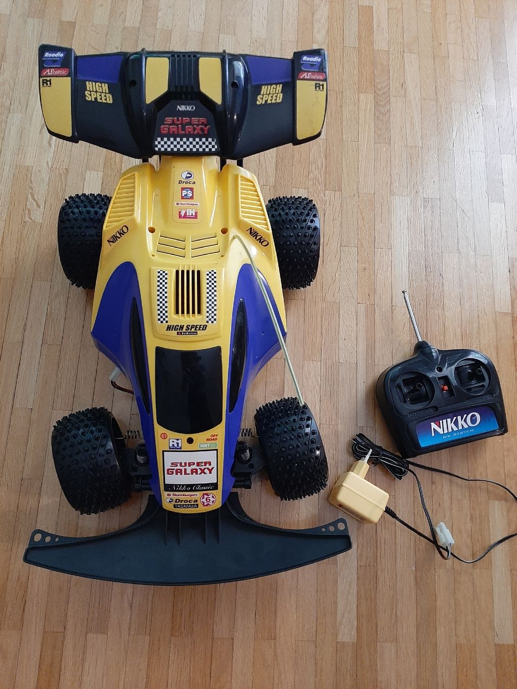 Nikko Modellismo RC: Grande Voiture de vitesse  télécommandée NIKKO – Nuovo (secondo la descrizione) da Petit-Lancy venduto da pecaesculca 1