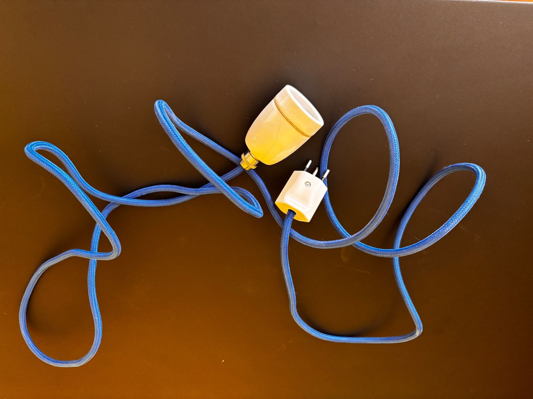 Lampade: Hängelampe keramikfassung mit Textilkabel, blau – Usato da Thun venduto da Gogan