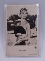 Vintage Pin-Up Postkarte / AK - Brigitte Bardot