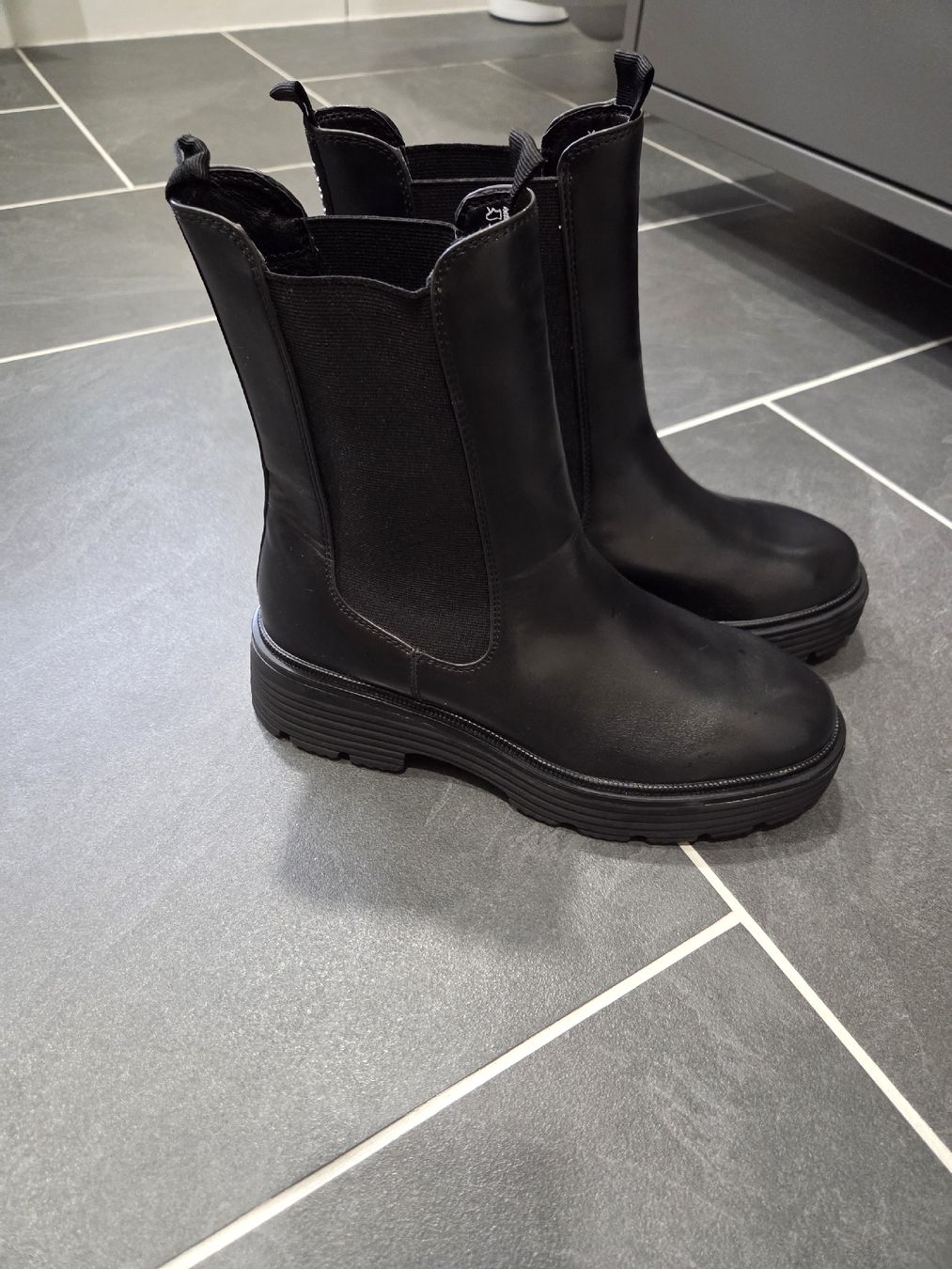 Tamaris Damenschuhe: Schwarze Boots Tamaris Grösse 39, Neu – Neu (gemäss Beschreibung) aus Döttingen von kla_2gxb 4