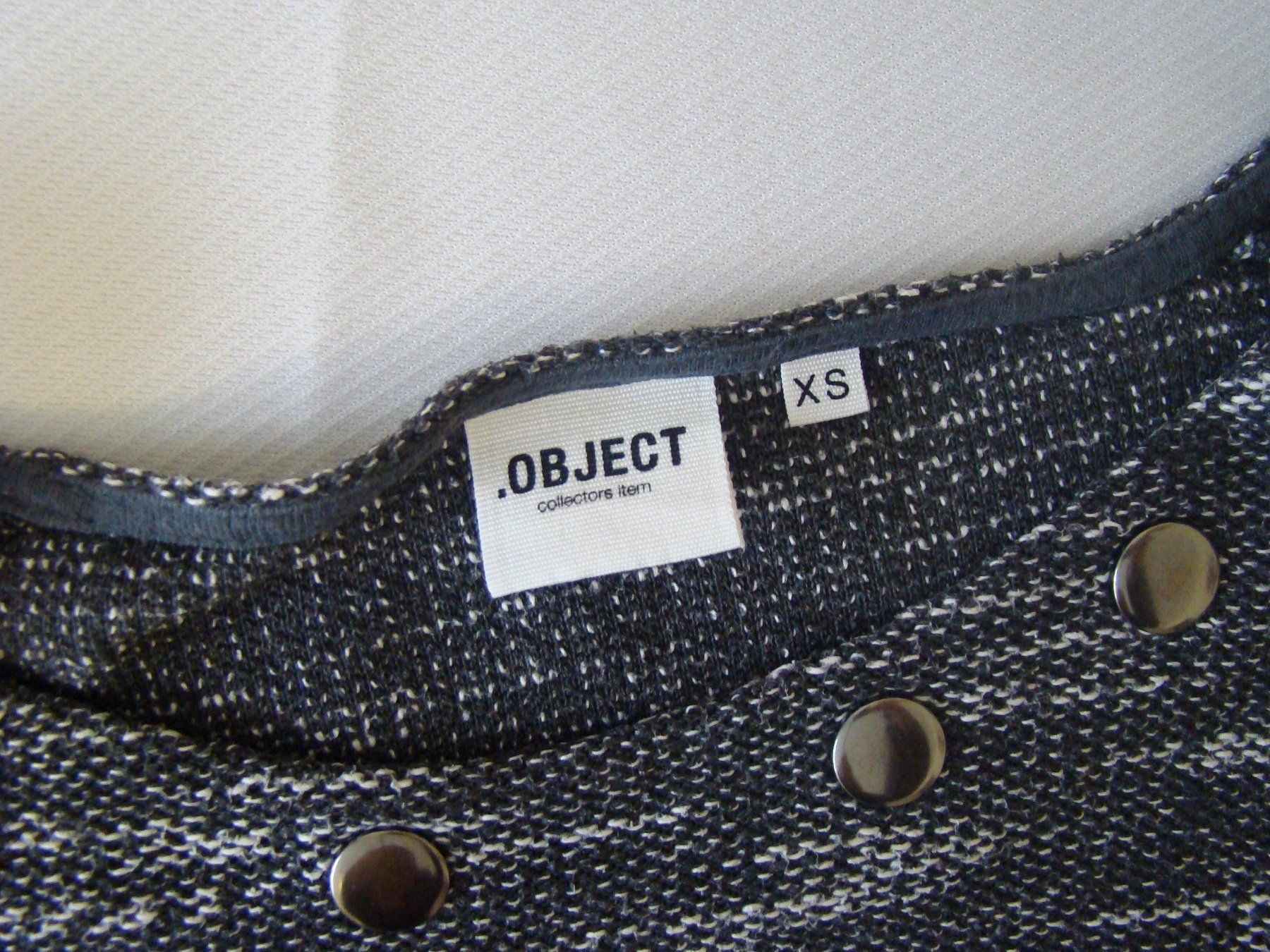 Pullover & Sweatshirts: Damenpullover grau meliert Gr. XS mit Nieten Marke OBJECT – Gebraucht aus Malters von burzi 1