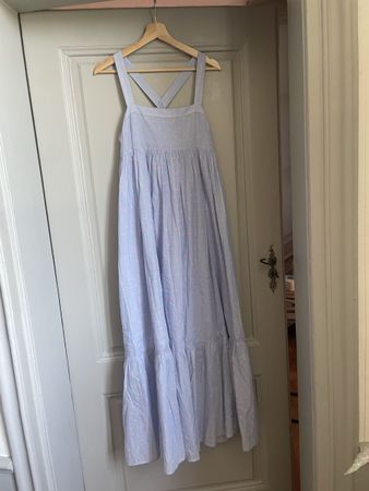 Robe magnifique, longue H&M bleu motifs roses taille 40