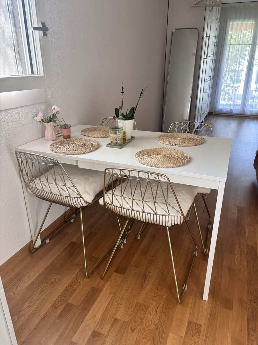 Tables: IKEA White Pull-Table – Neuf (Voir description) à Boll par stellabee