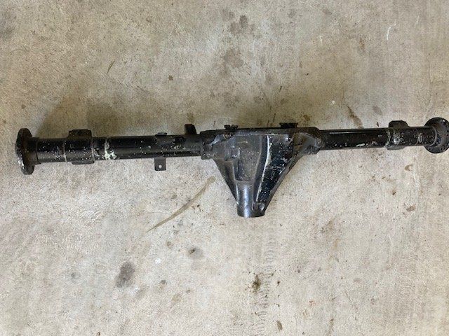 Triumph Tutti pezzi di ricambio auto: Triumph TR 3-4 Hinterachse – Usato da Zielebach venduto da ZIGER02 1