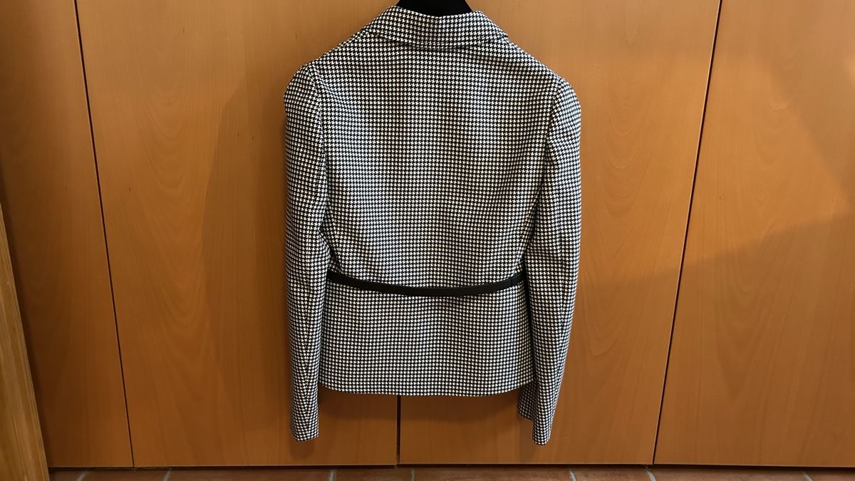 Giacche: Valentino blazer  – Usato da Riva San Vitale venduto da mdu_q68b