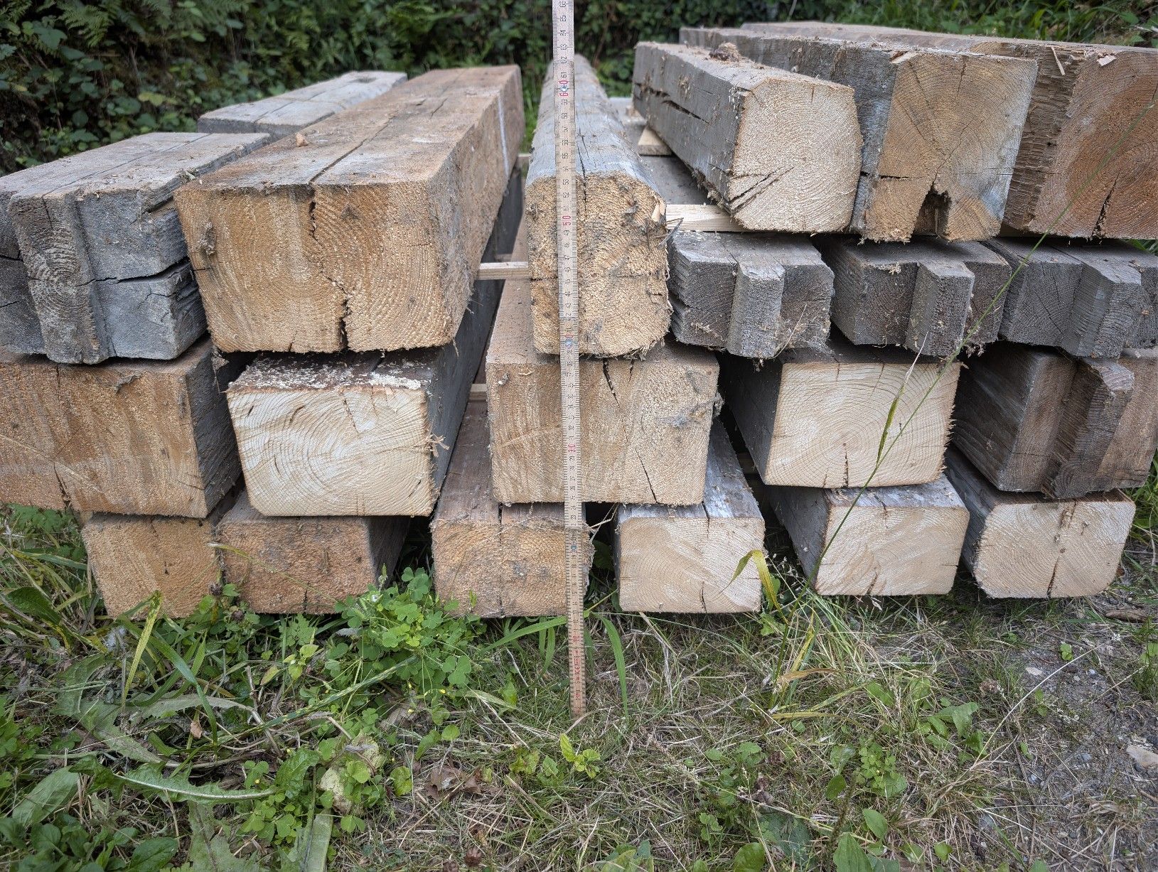 Holzartikel: Rustikale Altholbalken – Gebraucht aus Schlatt TG von _holzdesignbbq