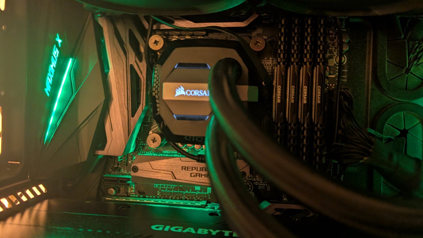 Asus PCs: Intel i5-8600K + ASUS ROG Maximus X Hero - Gaming Bundle – D'occasion à Bern par Daniu84 1