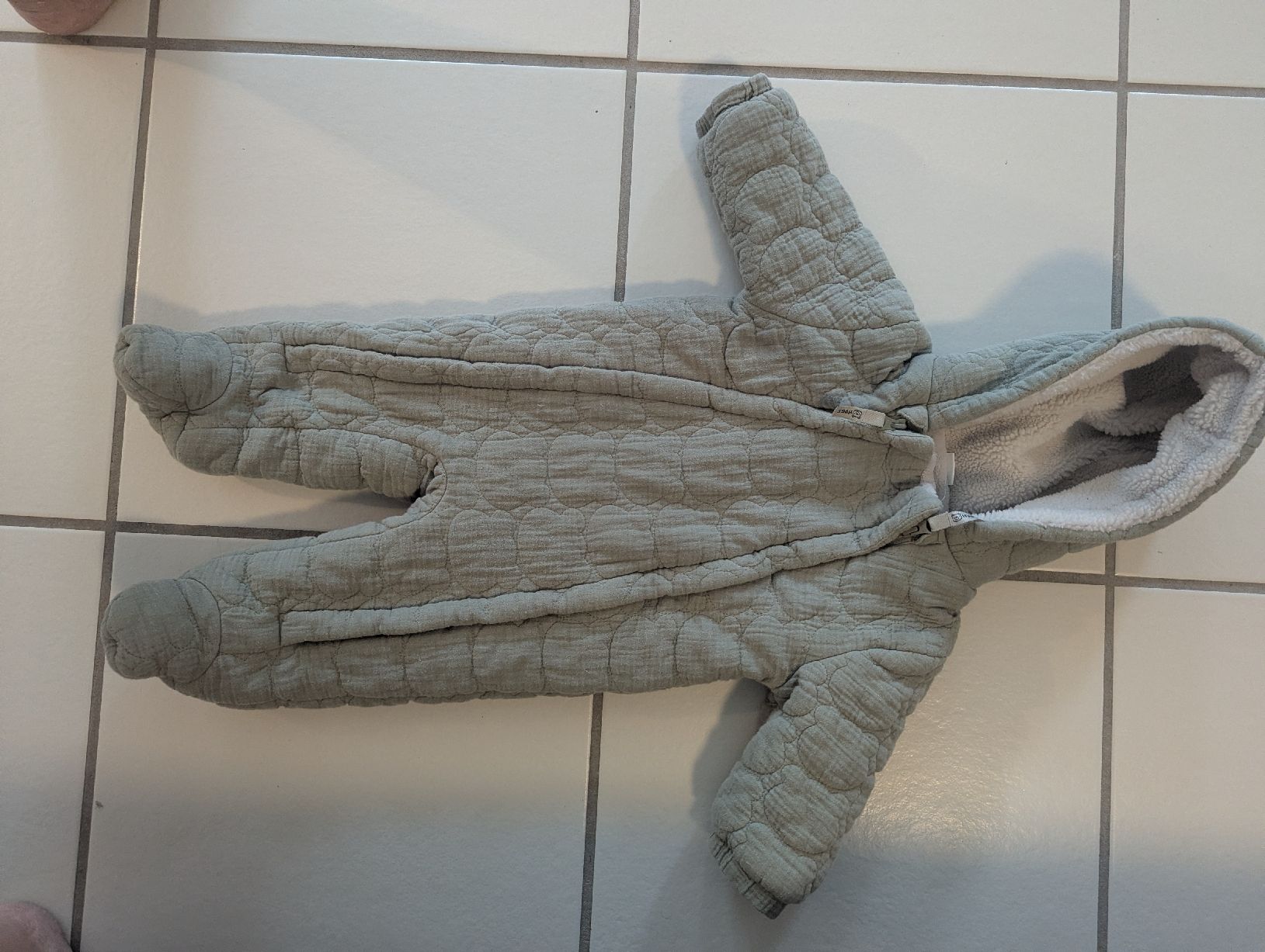 Next Jumpsuits: Next Schneeanzug 6-9 Monate – Gebraucht aus Oberweningen von jul_sg58 3