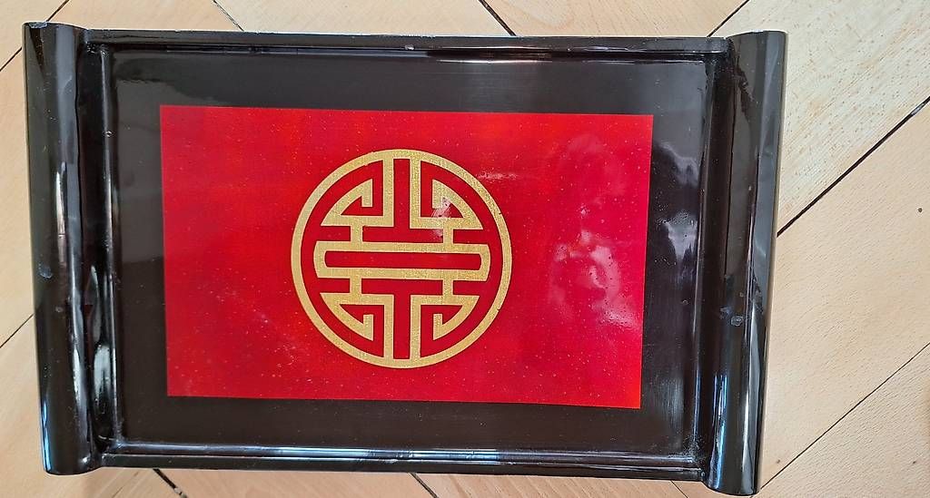 Alle Dekorationen: Serviertablett lackiert asiatisch – Gebraucht aus Bern von Pacco1993