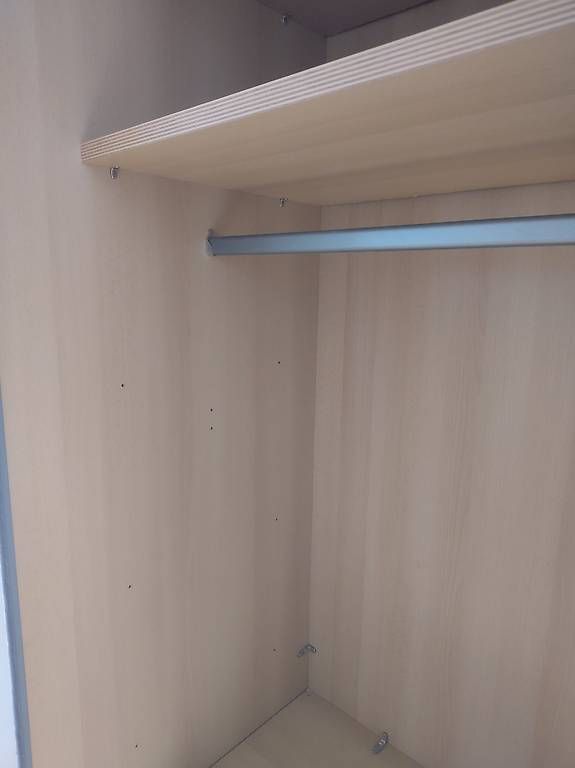 Armoires: Grosser Kleiderschrank mit Schiebetüren (Möbel Egger) – D'occasion à Luzern par Griphus1 3