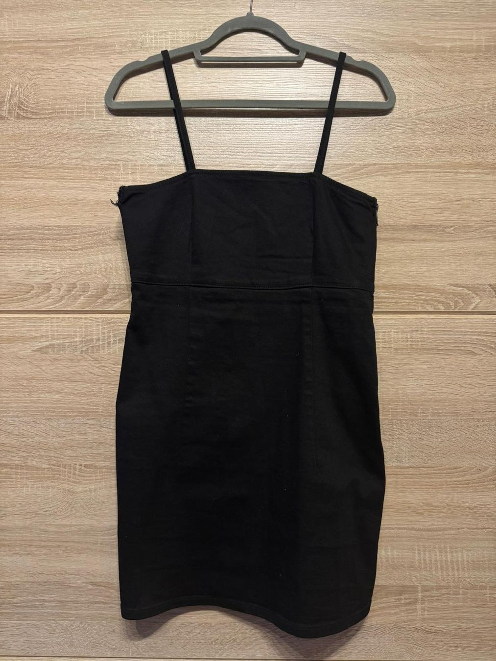 Kleider: Petite robe noire classique – Neu (gemäss Beschreibung) aus Montreux von iza_peche8
