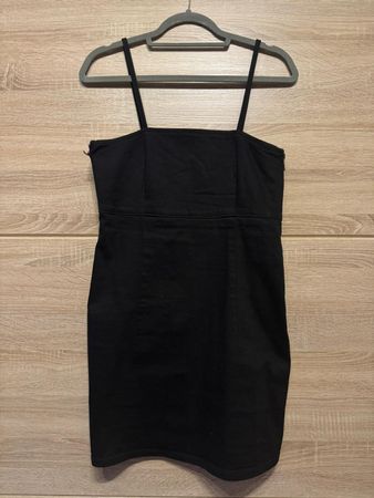 Petite robe noire classique