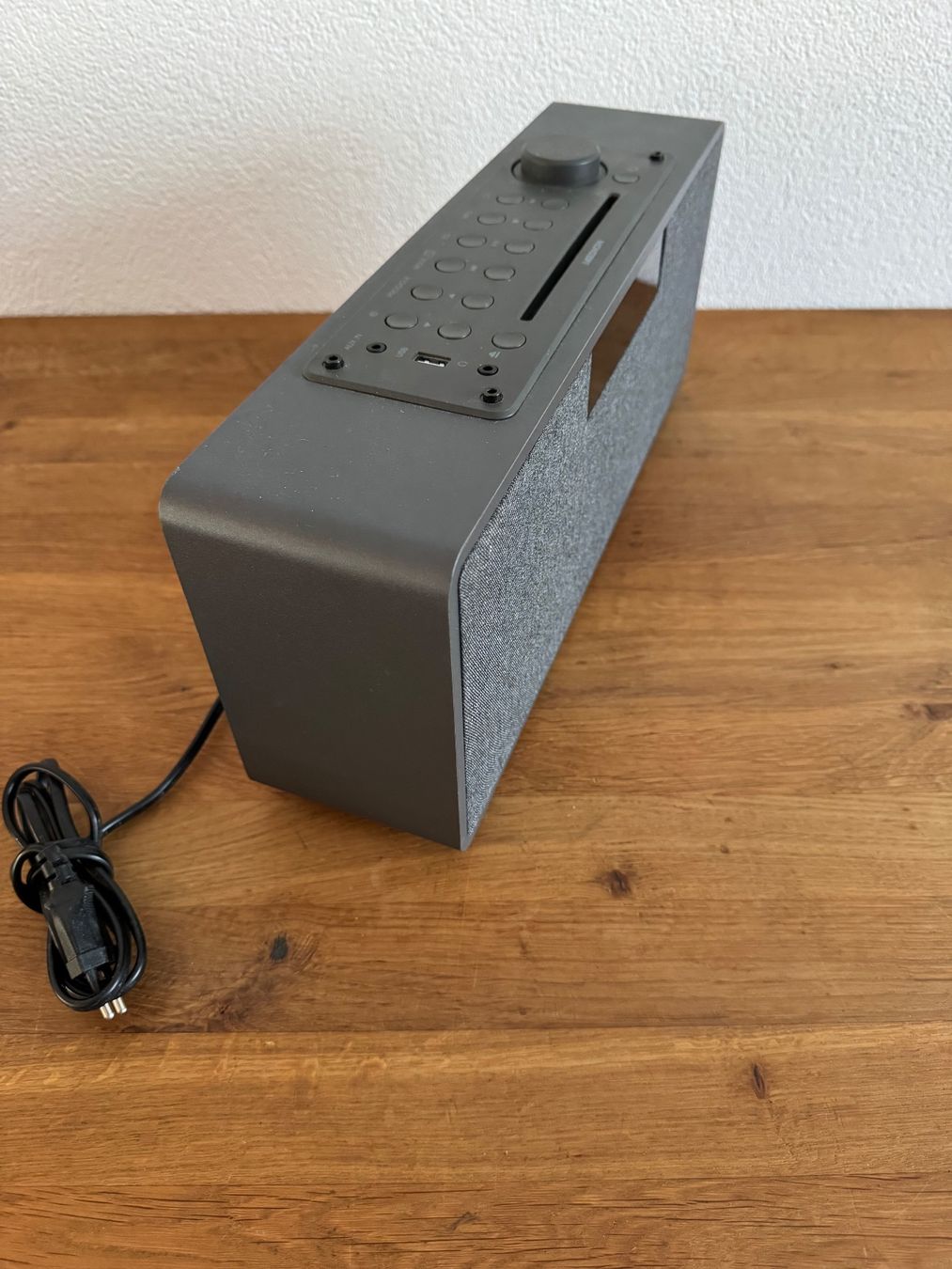 Medion Lettore multimediale & Streamer: Medion VERTIKALES MIKRO- AUDIO-SYSTEM P64131 Bluetooth. – Usato da Frauenfeld venduto da lona05 2