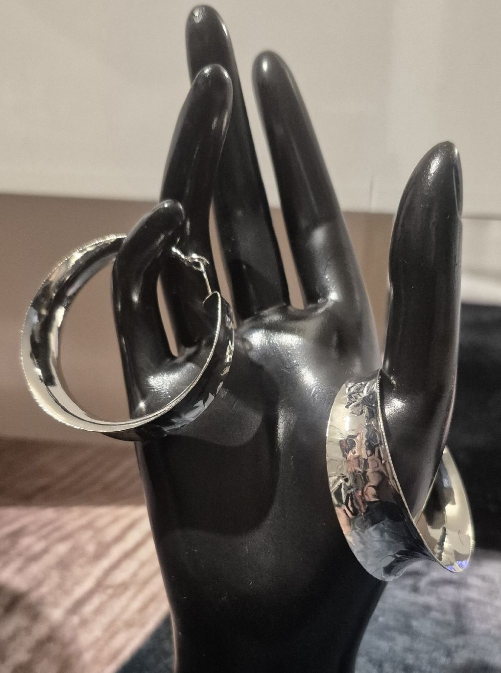 Ohrringe & -stecker: Orecchini a cerchio martellati argento donna – Neu (gemäss Beschreibung) aus Giubiasco von Stefaniav 3