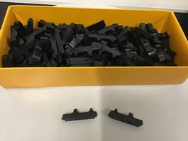 Grosse Menge Kunststoffteile, Halterungen, schwarz, Märklin
