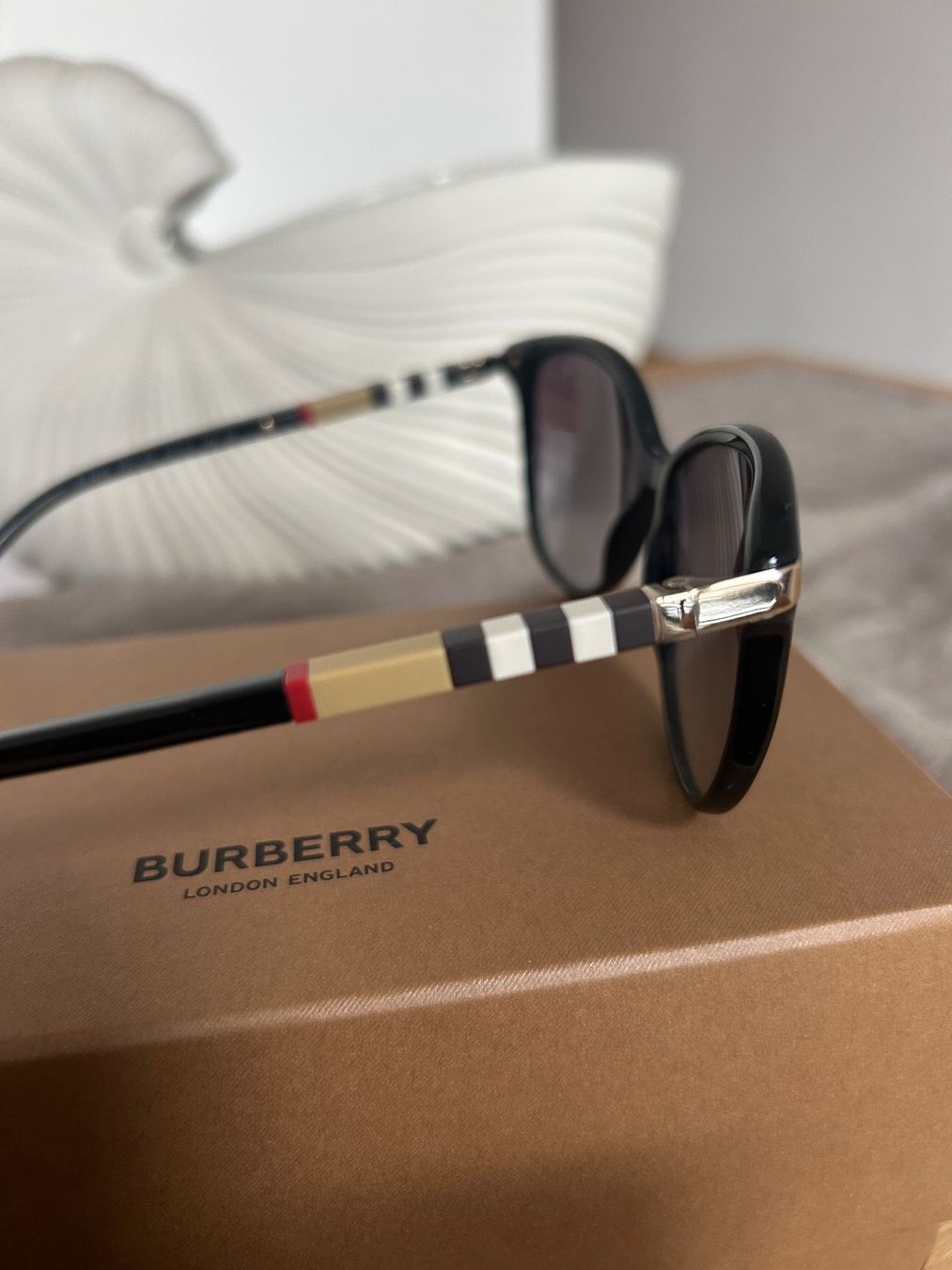 Burberry Occhiali & Lenti: Neue Burberry Sonnenbrille – Usato da Epsach venduto da has_s27w 2