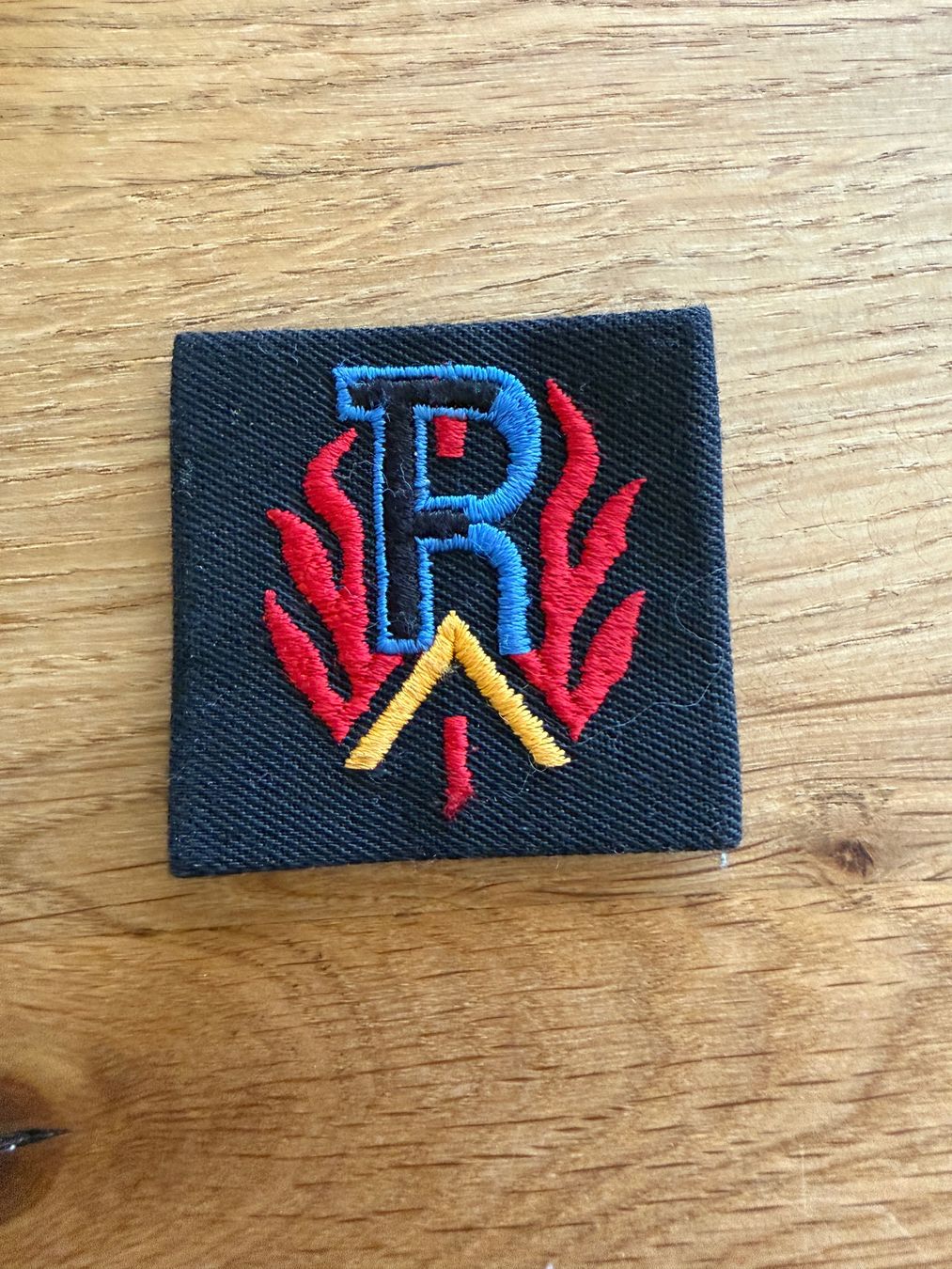 Uniformi: Feuerwehr Abzeichen – Usato da Riehen venduto da Oberloescher
