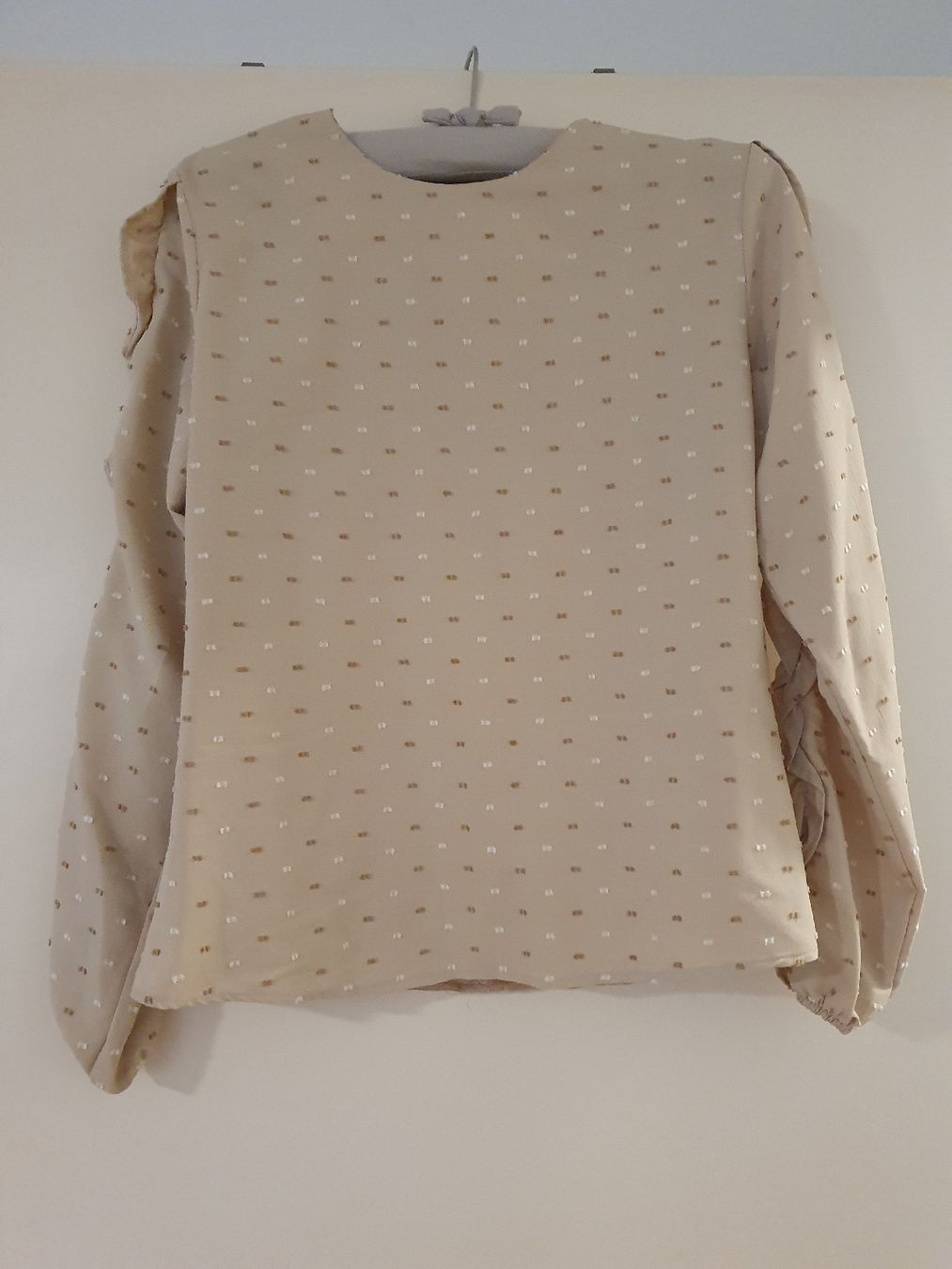 Camicette: Beige Damenbluse Gr. S, Raffung, Punkte – Nuovo e nell'imballaggio originale da St. Gallen venduto da 1811123