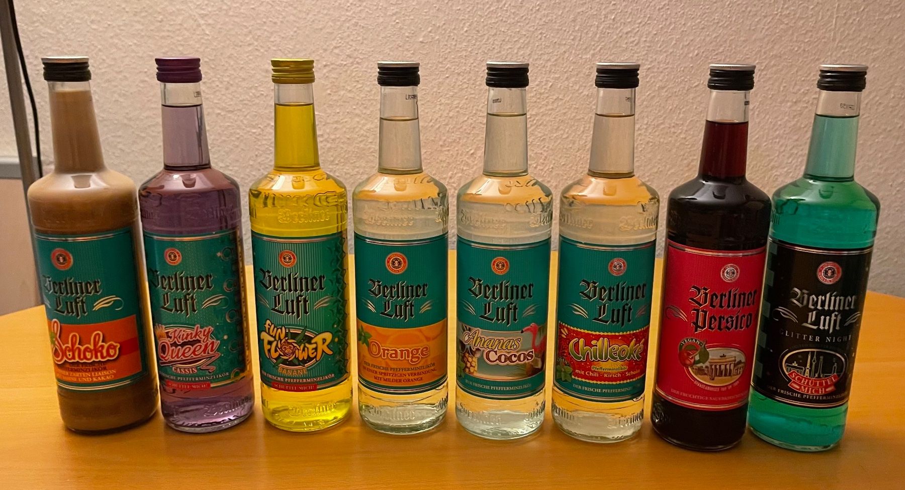 Spiritueux: 8 Flaschen Berliner Luft mit verschiedenem Geschmack – Neuf avec emballage d'origine à Basel par Seifehuesli 1