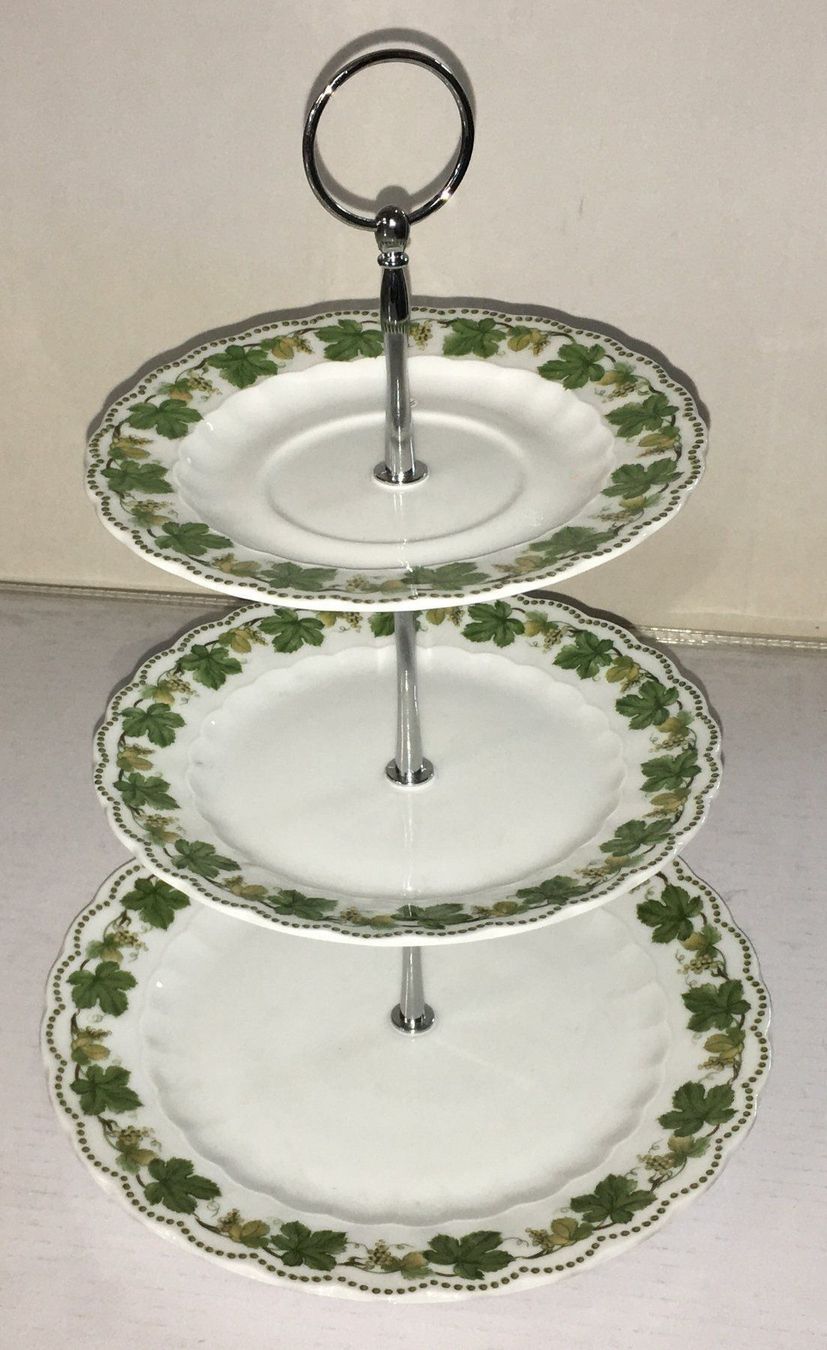 Piatti: Etagere,  H - 34 cm – Usato da Oftringen venduto da Vucki