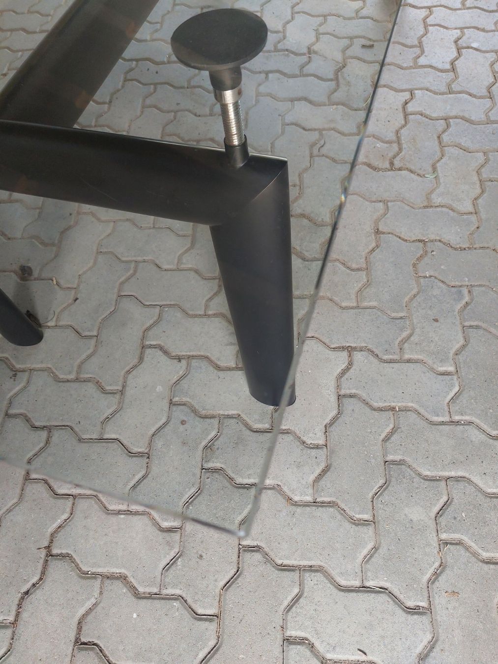 Cassina Tische: Cassina LC6 Corbusier – Gebraucht aus Winkel von Hot-Chocolat 6
