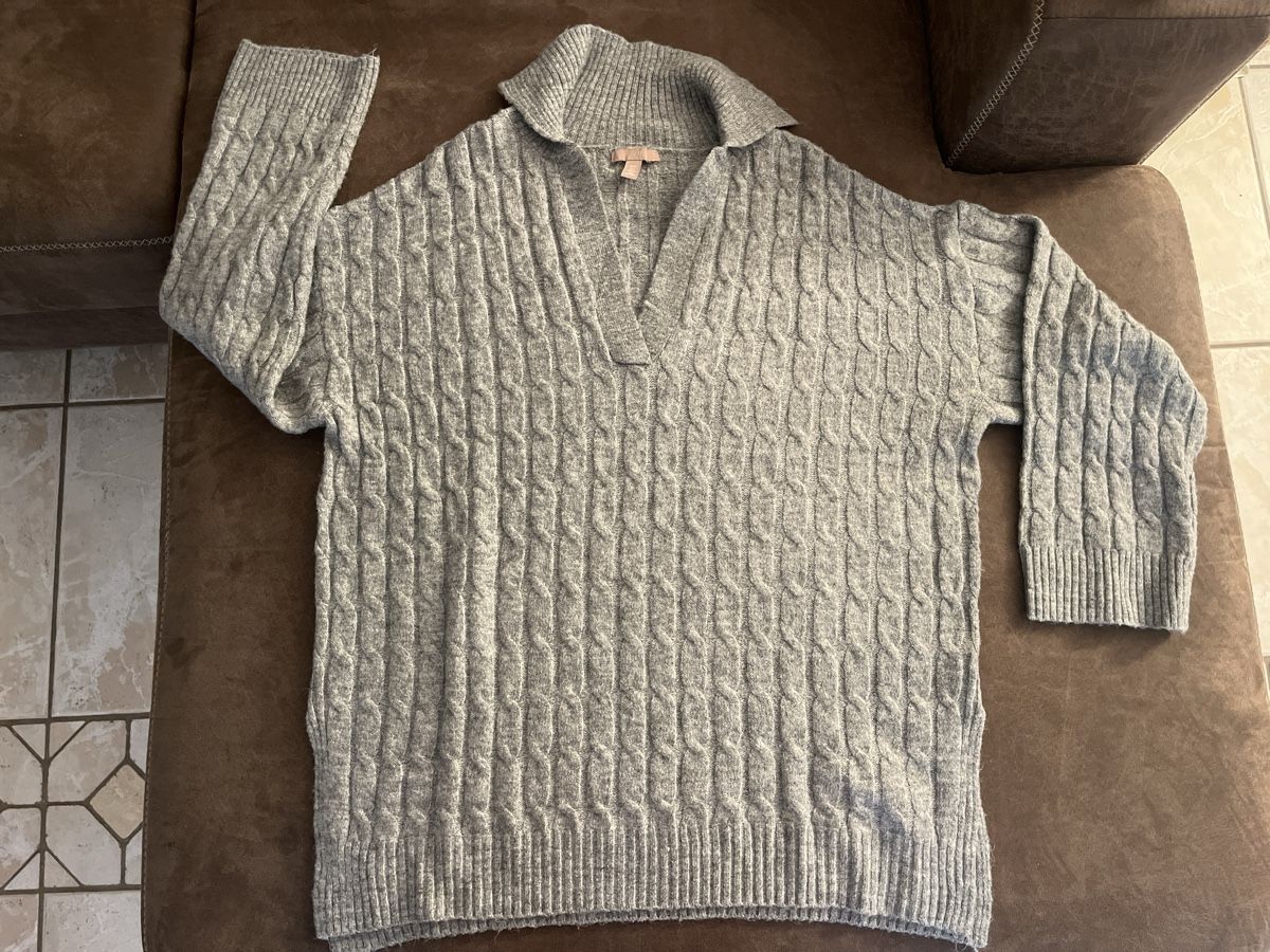 H&M Maglioni & Felpe: Grauer Strickpullover von H&M, Grösse S oversized – Usato da Kaisten venduto da saleforfun