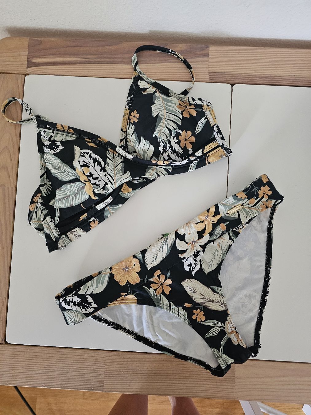 Costumi da bagno & Bikini: Bikini 36/38 – Usato da Rickenbach Sulz venduto da VickyJolina