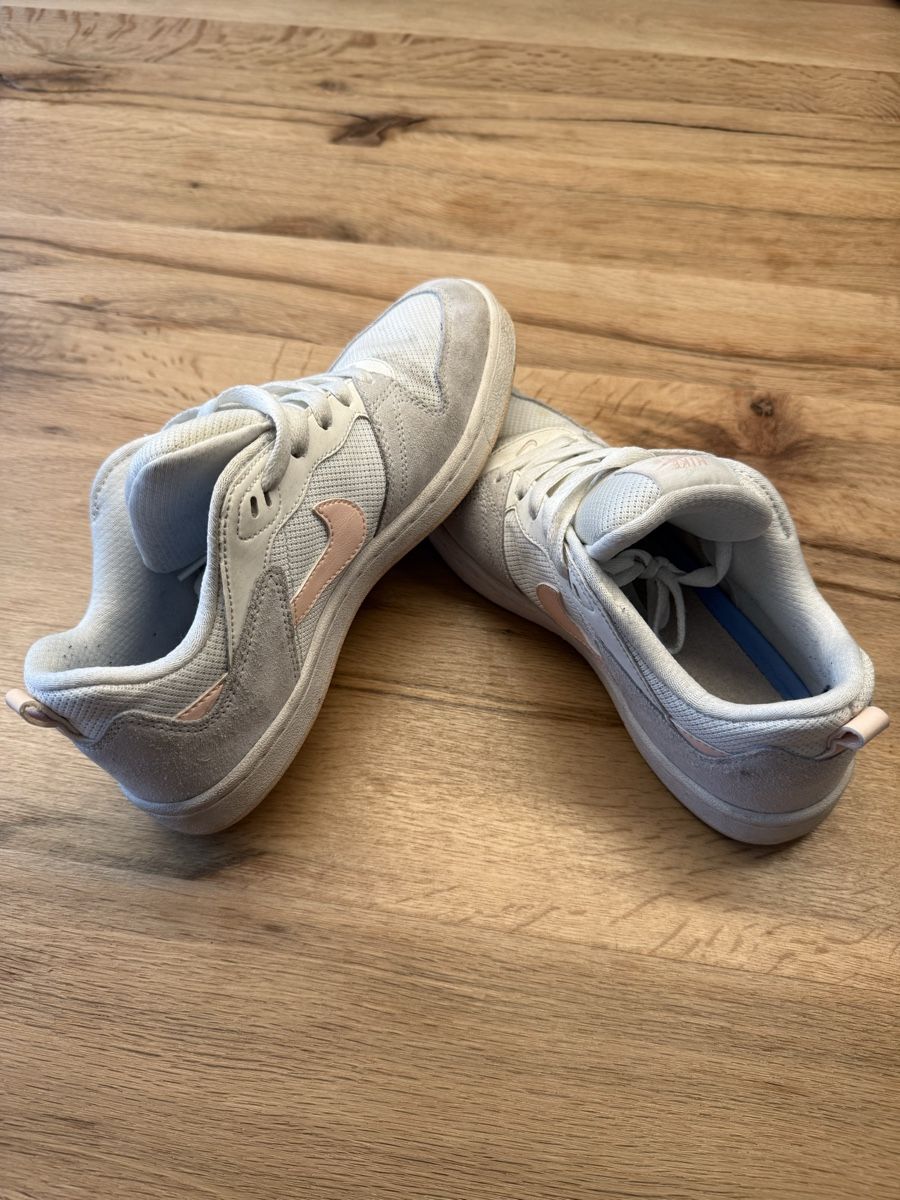 Nike Scarpe da donna: Nike NB Alleyoop – Usato da Kriens venduto da Genschi 1