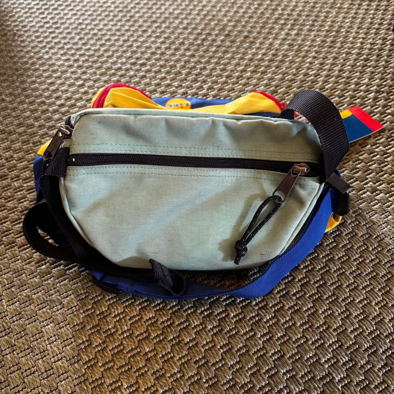 Eastpak Taschen: Sac Banane Eastpak – Gebraucht aus Lausanne von ponifull 1