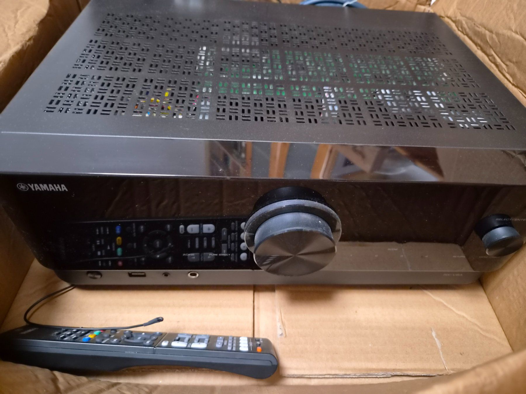 Yamaha Amplificateurs: Yamaha RX-V6A – Neuf (Voir description) à Gland par Aho3 3