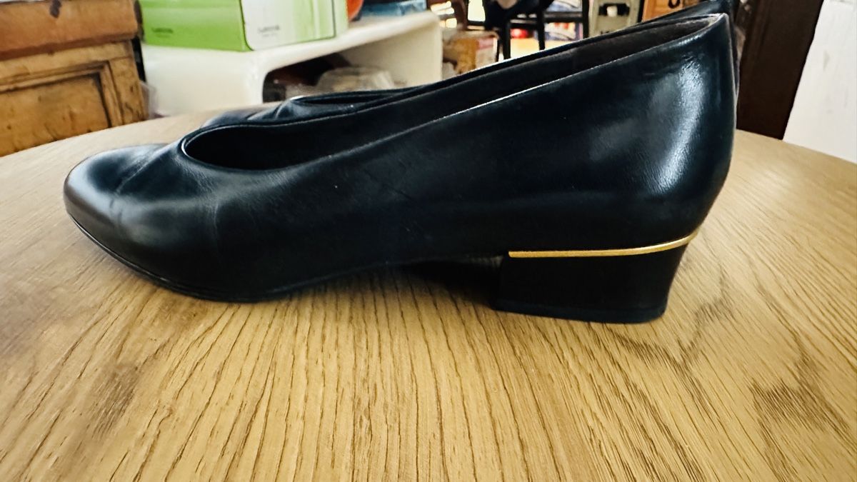 Damenschuhe: Klassische Semler Echtleder Pumps, schwarz, Grösse 39 – Gebraucht aus Menziken von cla_8qfq 4