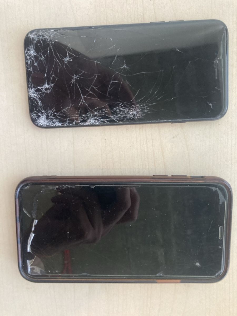 Apple Telefoni cellulari / Smartphones: 2 Iphones. Dont work. Use parts – Difettoso da Hergiswil NW venduto da jua_7chk