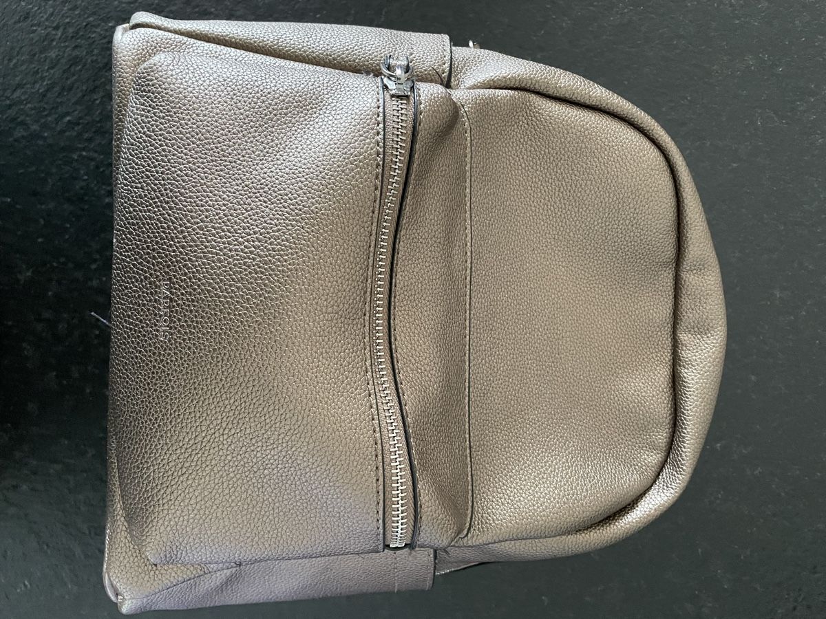 Zaini: Petit Sac à dos élégant couleur bronze - PARFOIS – Nuovo (secondo la descrizione) da Vuisternens-Ogoz venduto da PhilDr 1