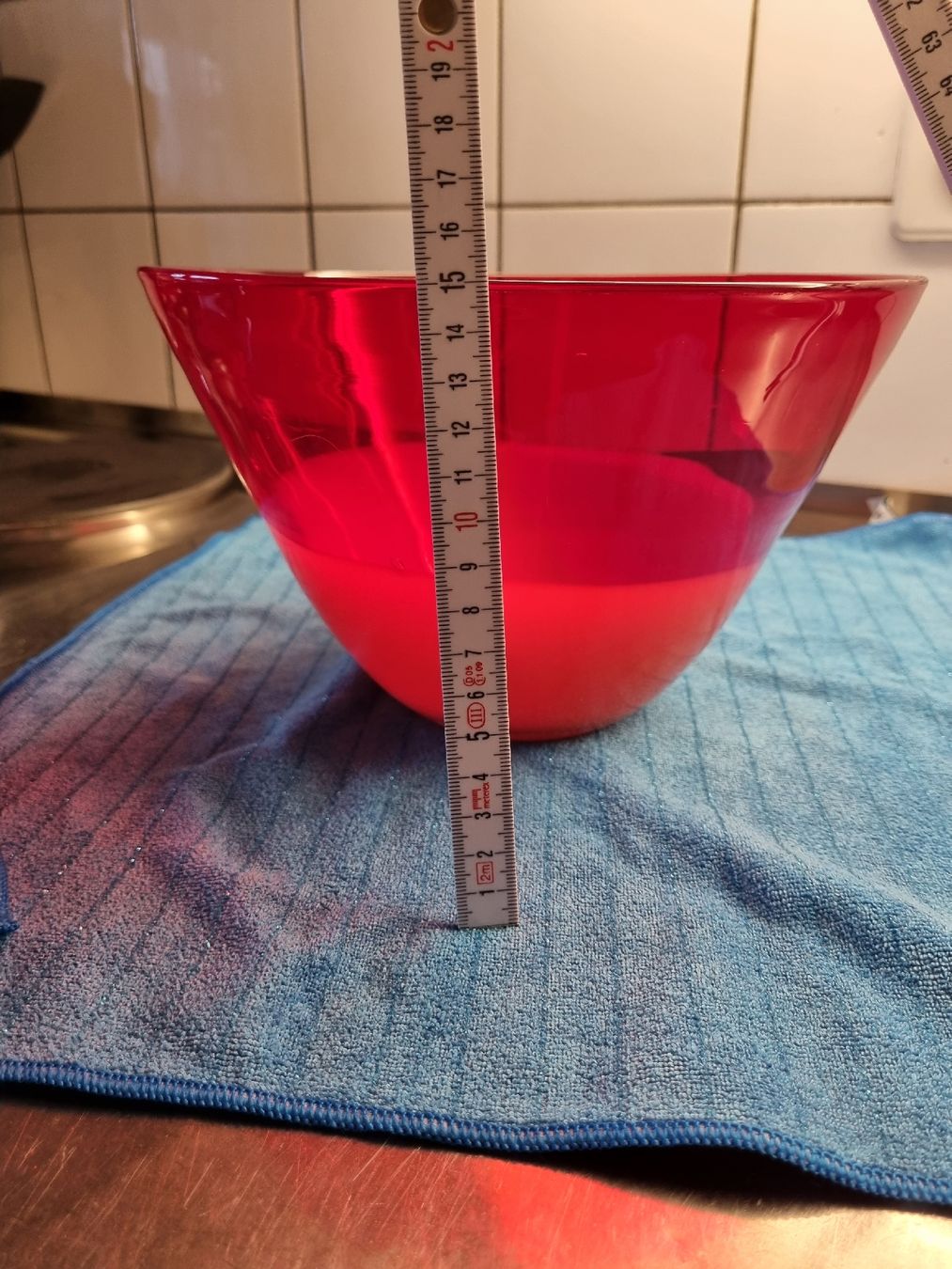 Schalen: Salatschüssel Glasschale rot – Neu (gemäss Beschreibung) aus Aesch BL von mutti04 1
