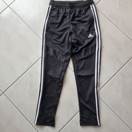 NEUE Adidas Trainingshose schwarz Grösse 152