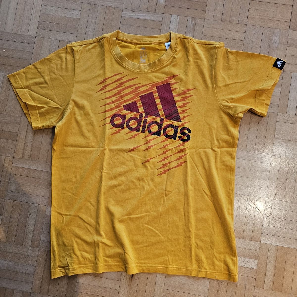 Adidas T-shirts: Adidas T-Shirt, Grösse M – D'occasion à Luzern par sop_5d7x