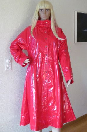 NEU Langer Roter Lackmantel Regenmantel von AWAMA Gr. L/XL