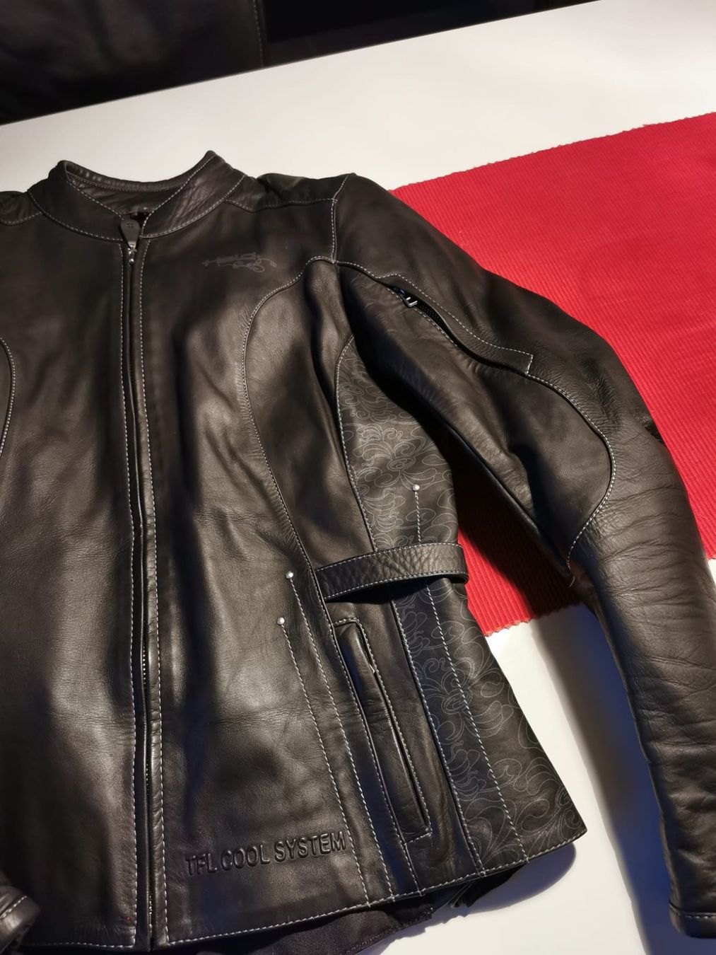 Completi & Tailleur: Motorradanzug von Held – Nuovo (secondo la descrizione) da Kleindöttingen venduto da wsu_95mw 1