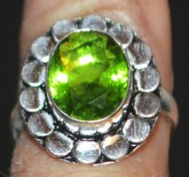 Ring L-7070 – Peridot Edelstein – 17,5mm Innendurchmesser