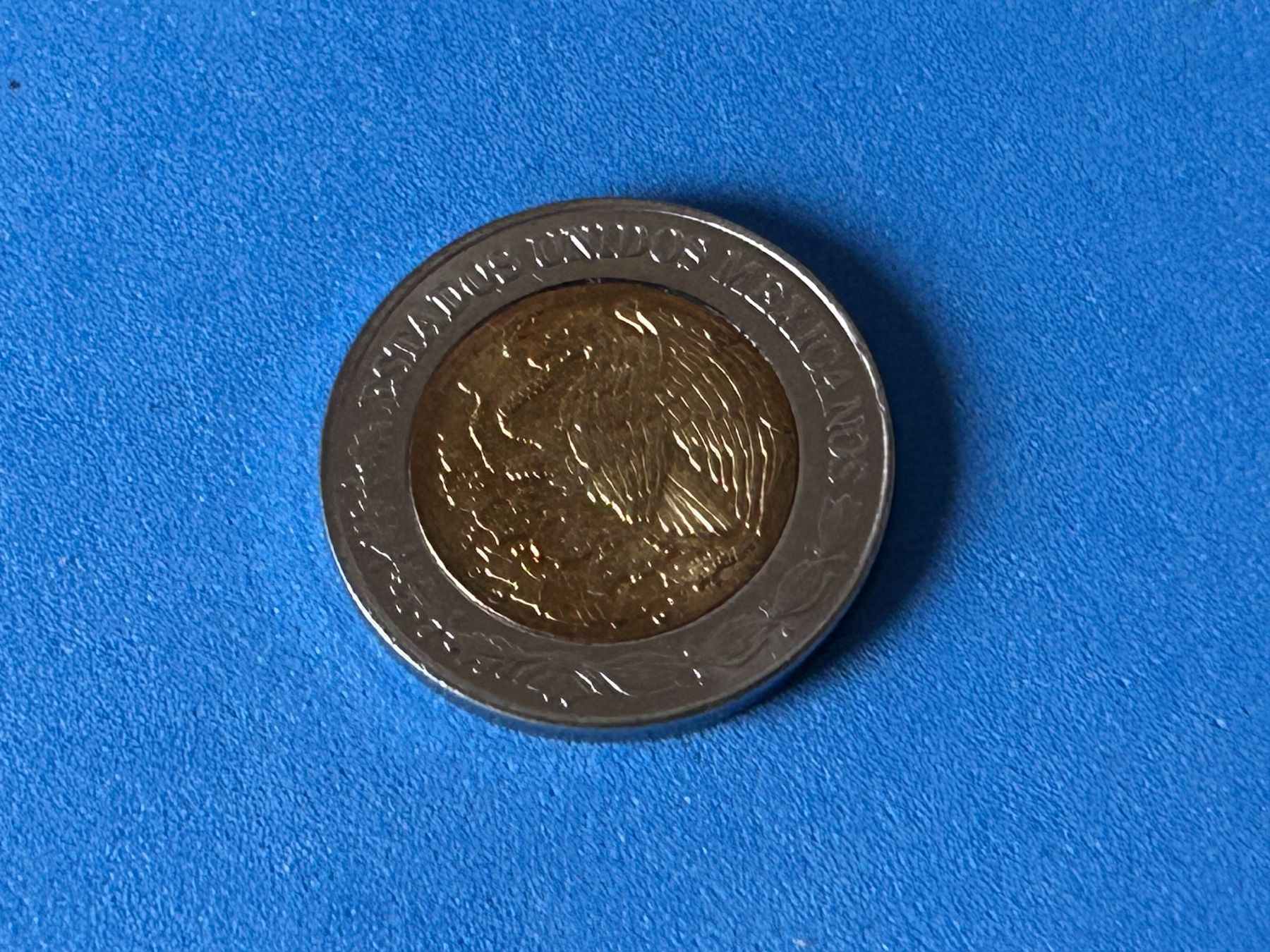 Tutti le monete: Mexico - 1 Peso 2013 – Usato da Corcelles NE venduto da AJKader 3