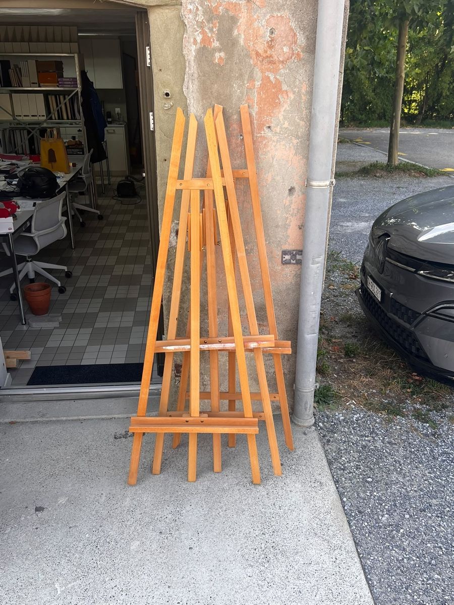 Staffeleien: Staffelei Holz 3 Stk. – Gebraucht aus Zürich von kra_pxf7