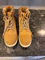 kaum getragener FILA Schuh