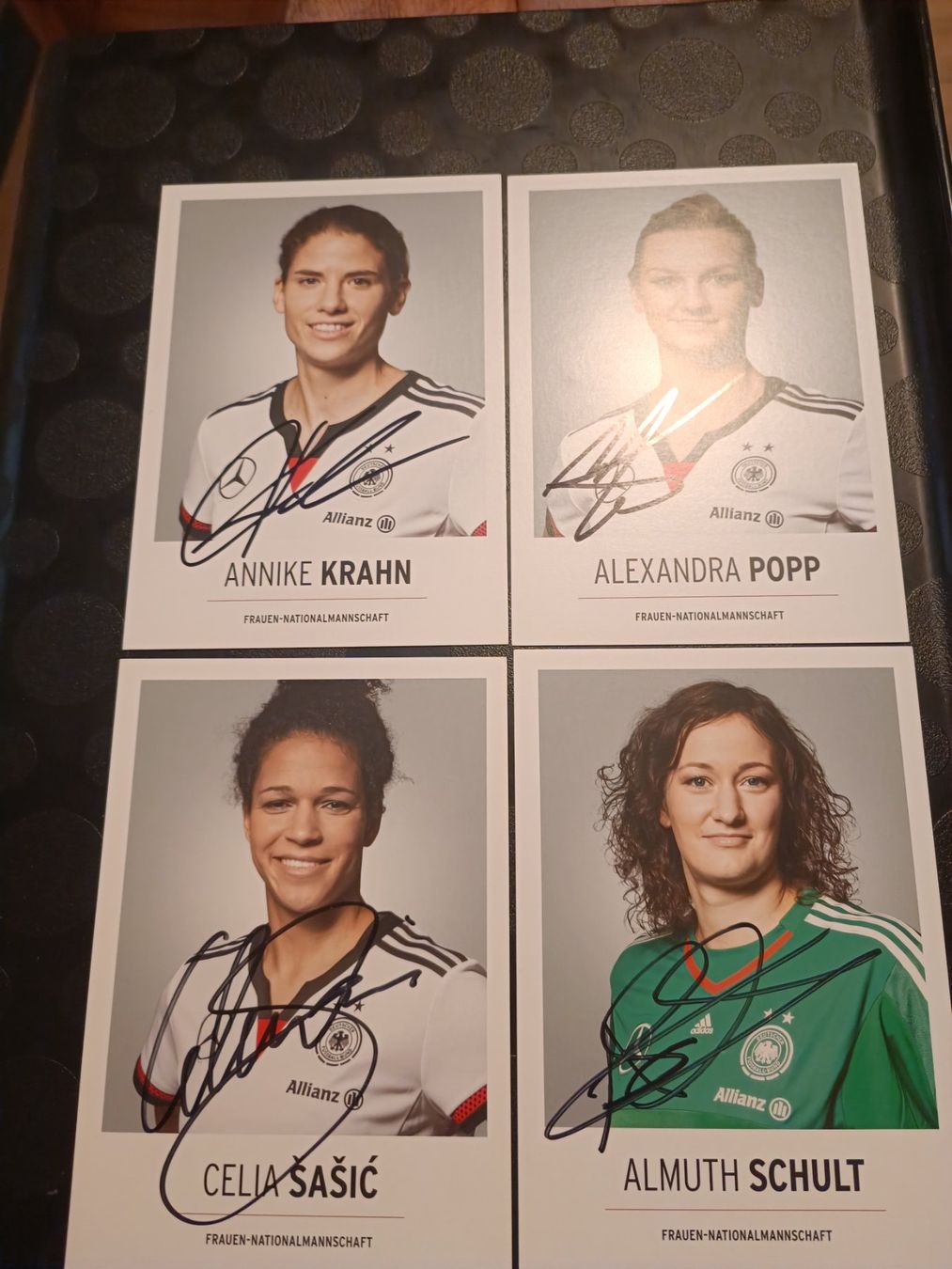 Autogramme: 4 Handsignierte DFB Autogrammkarten - Alexandra Popp – Gebraucht aus Menziken von Artographs