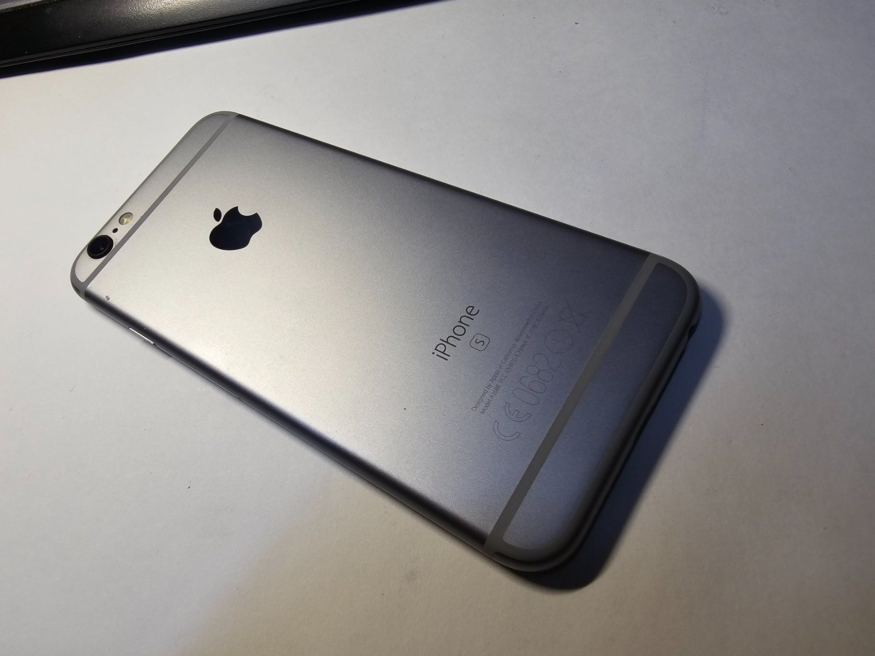 Apple Telefoni cellulari / Smartphones: iPhone 6s - Defekt - 64GB - Frontglass defekt – Difettoso da Zweidlen venduto da RepToGo 2