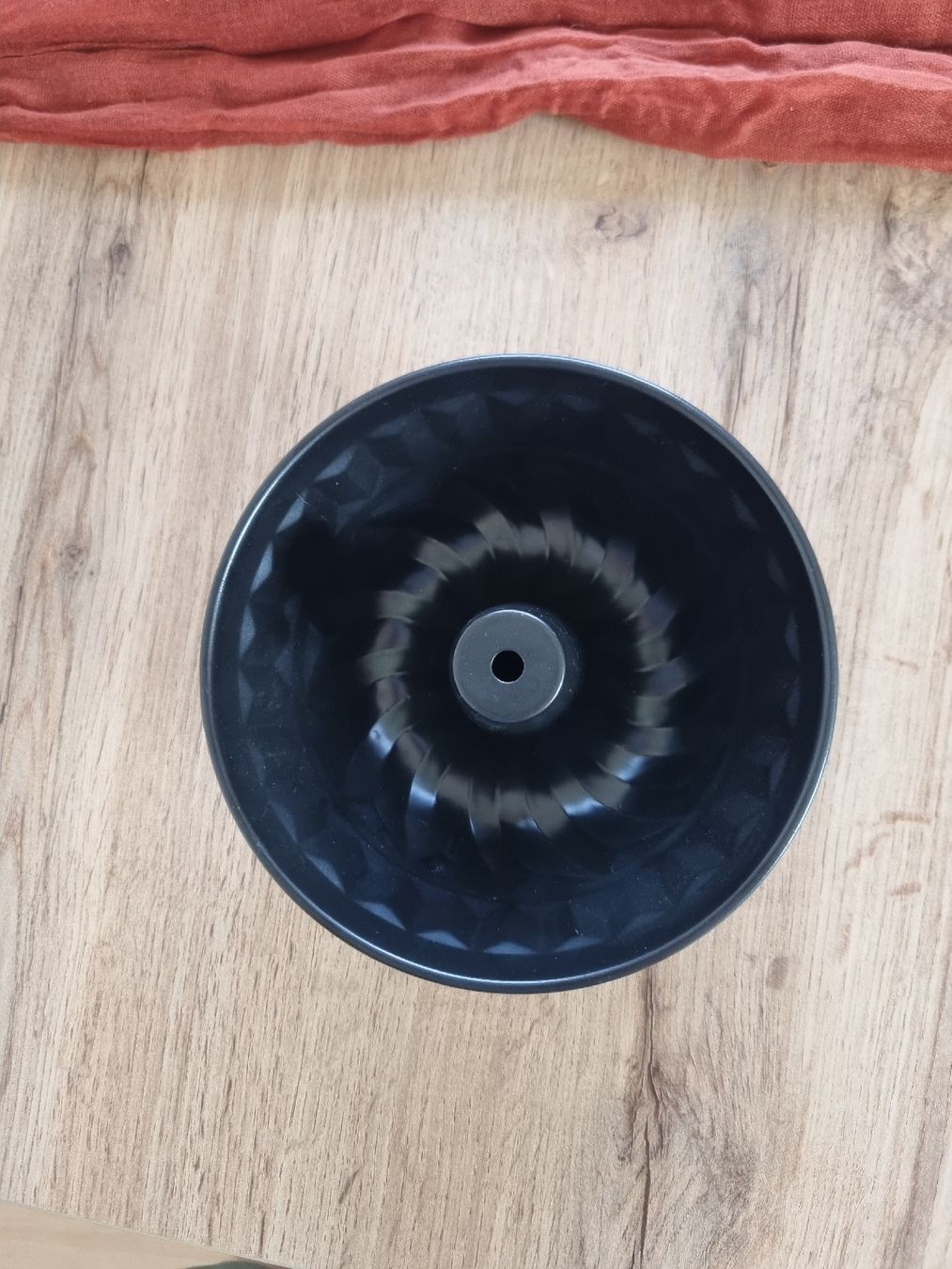 Teglie da forno: Guggelhopfform (14cm Durchmesser) – Nuovo (secondo la descrizione) da Thun venduto da steffu 2