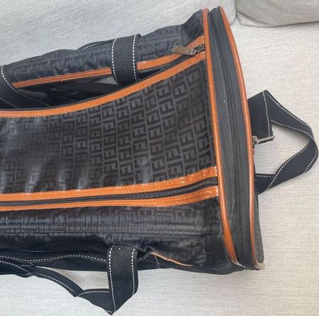 Hundetragtasche. Trasportino per animali  F