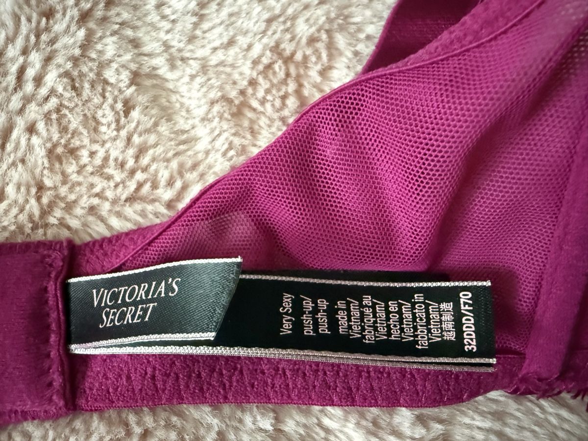 Altra biancheria intima: Victoria secrets BH – Nuovo (secondo la descrizione) da Sarnen venduto da Sla_ta 3