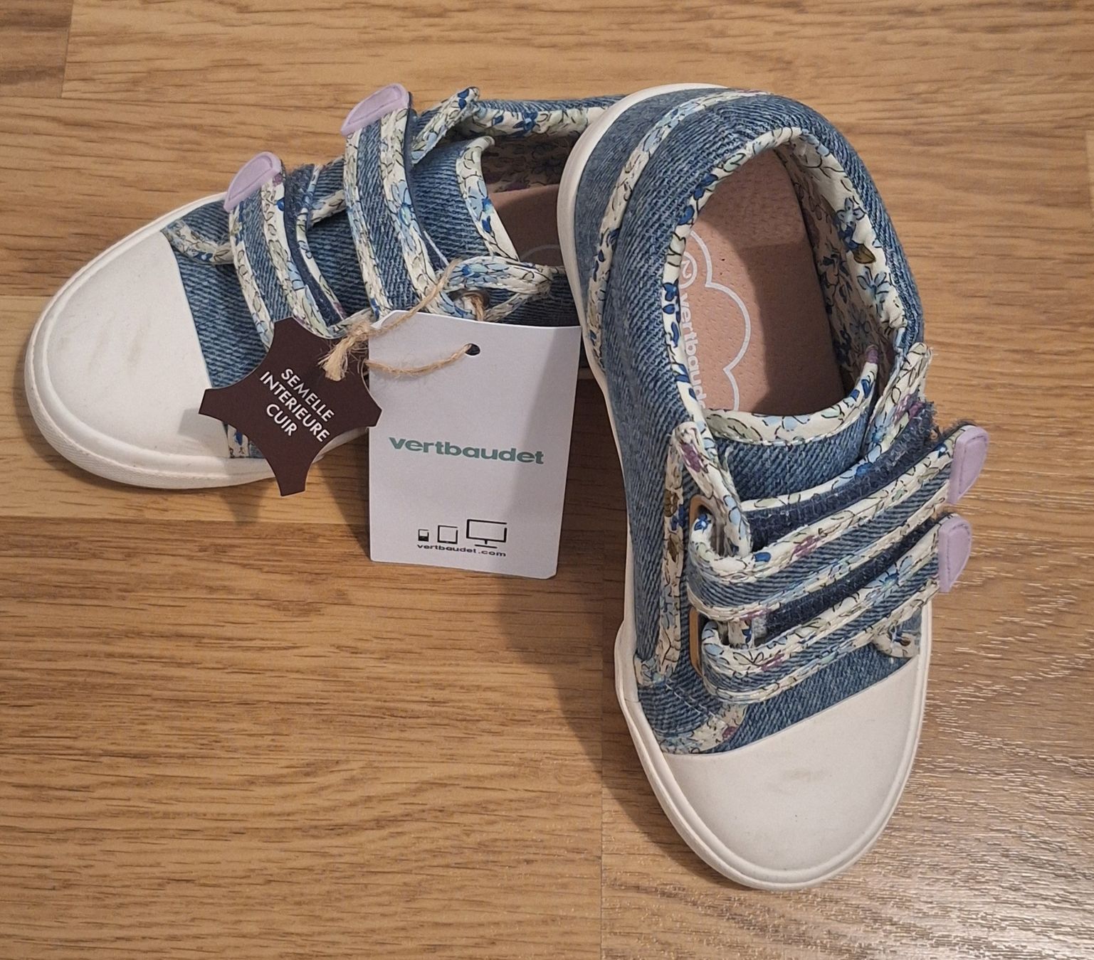 Scarpe per ragazze: Baskets fille pointure 28 – Nuovo e nell'imballaggio originale da Yverdon-les-Bains venduto da CelMt 2