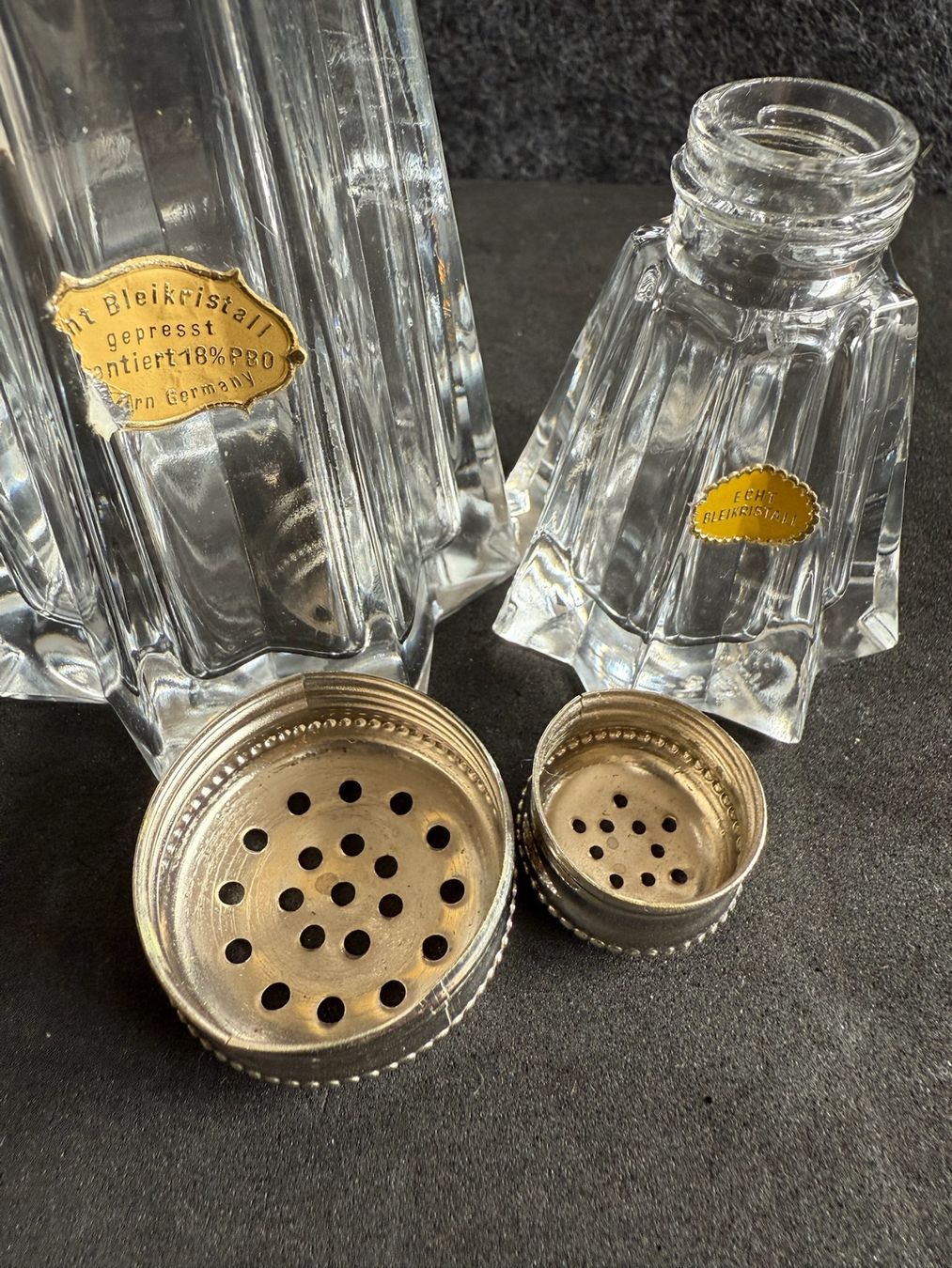 Set di piatti: Service - salière - sucrier / parmesan – Usato da Sion venduto da accroshoes 4
