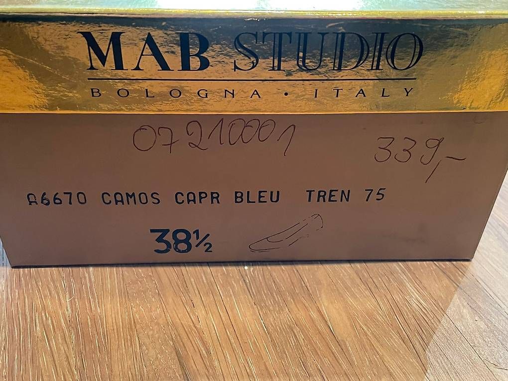 Damenschuhe: Dunkelblaue Pumps 38.5 MAB Studio – Gebraucht aus Zürich von suz01 2